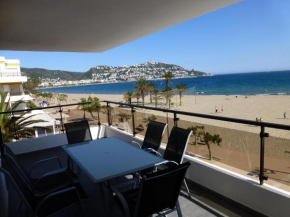 Erstaunliche Wohnung Direkt Am Meer In Roses Inmosantos Oasis A5